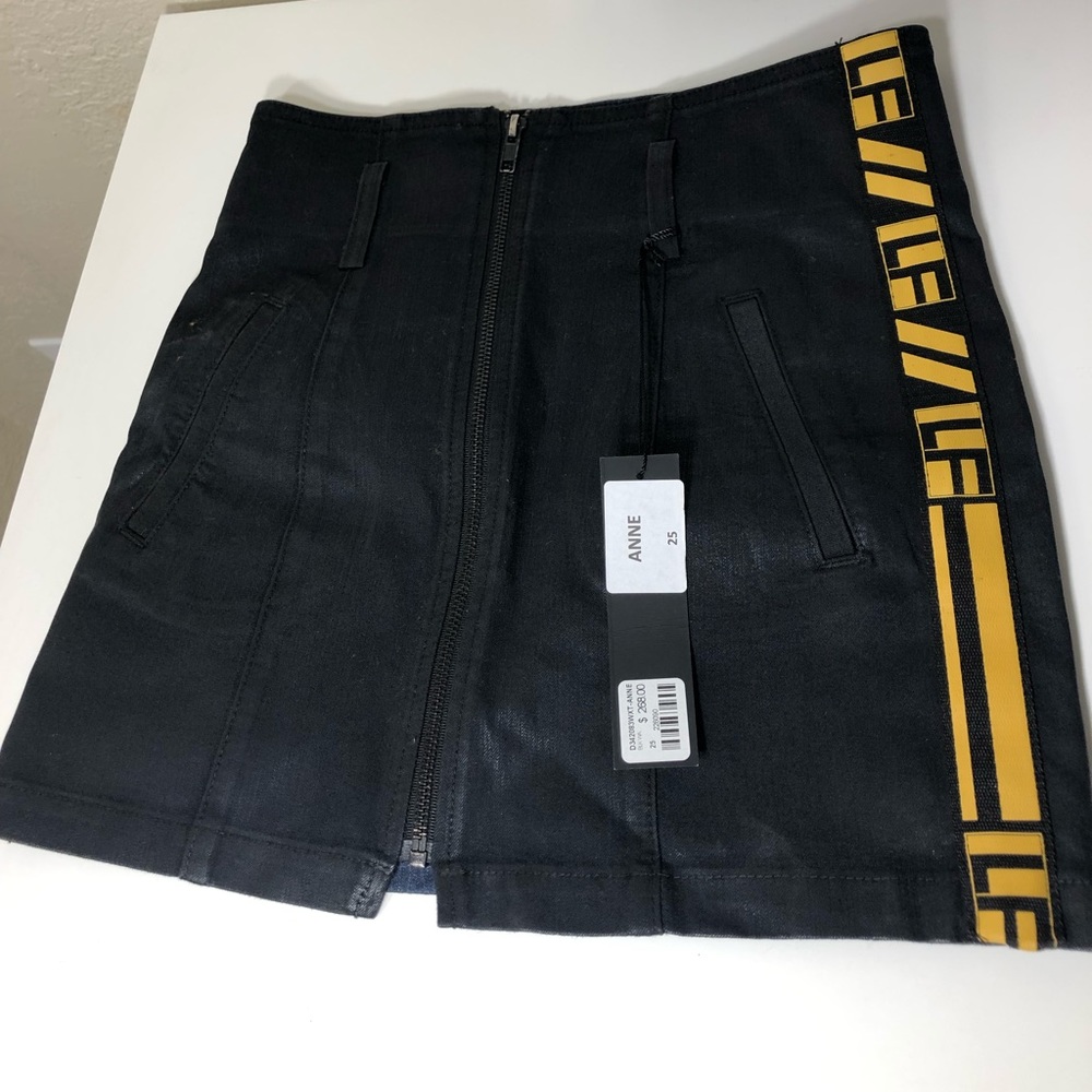 New LF Women’s Skirt